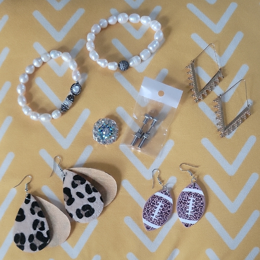 Assorted Jewelry Set with Earrings and Bracelets